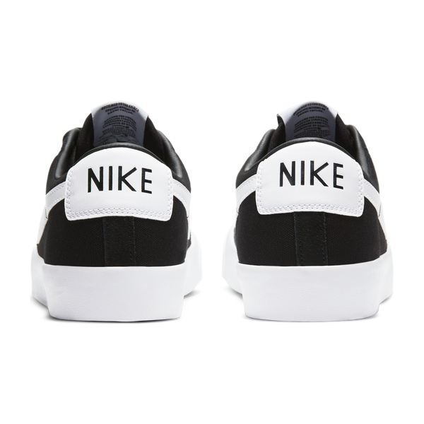 NIKE SB - ZOOM BLAZER LOW PRO GT - BLACK / WHITE