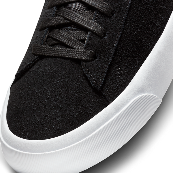 NIKE SB - ZOOM BLAZER LOW PRO GT - BLACK / WHITE